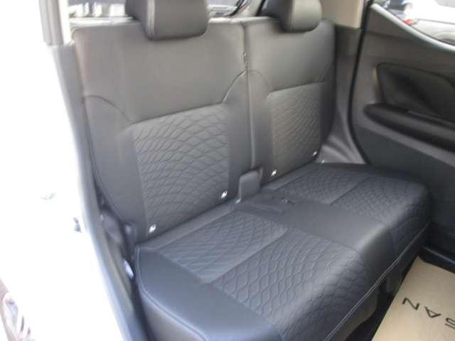 デイズ ハイウェイスター　Ｘ　アーバンクロム　自社試乗車　純正ナビ　踏み間違い防止　全周囲カメラ　フルセグＴＶ　Ｂｌｕｅｔｏｏｔｈ接続　衝突軽減ブレーキ　ハイビームアシスト　純正アルミ　インテリキー　ベンチシート　アイドリングストップ（11枚目）