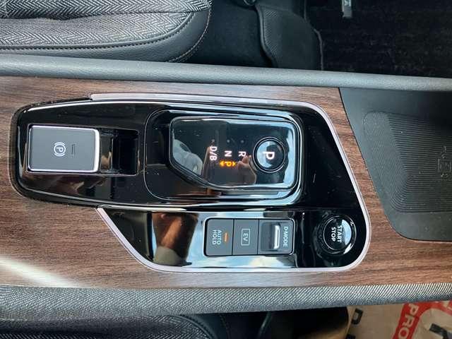 オーラ １．２　Ｇ　ＦＯＵＲ　４ＷＤ　メーカーナビ・プロパイロット・ＢＯＳＥスピー（11枚目）