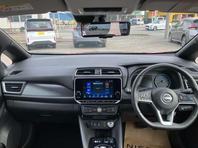 リーフ ｅ＋　アーバンクロム　メーカーナビ・アラウンドビューモニター・（4枚目）