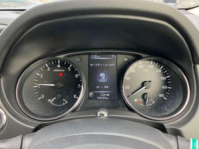 エクストレイル ２．０　２０Ｘｉ　２列車　４ＷＤ（4枚目）