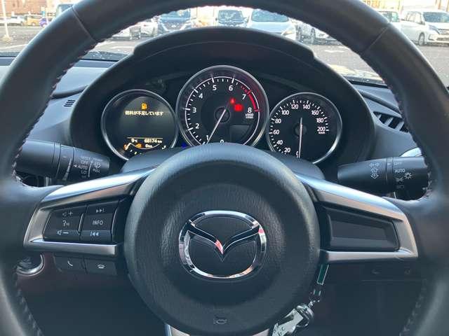 �n���h���X�C�b�`�ŃI�[�f�B�I���삪�ł��܂��B��𗣂������ʓ��𒲐��ł���̂ň��S�ł���