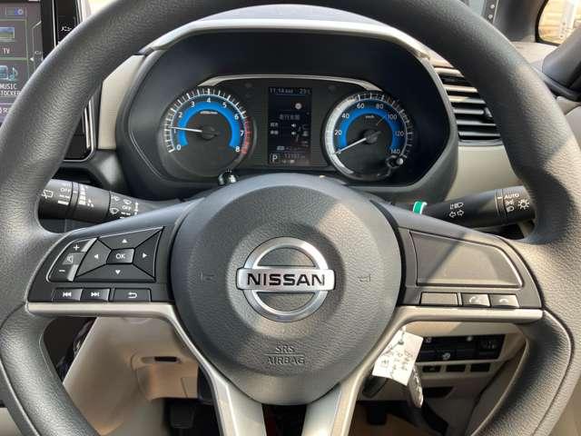 �n���h���X�C�b�`�ŃI�[�f�B�I���삪�ł��܂��B��𗣂������ʓ��𒲐��ł���̂ň��S�ł���