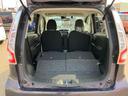 セカンドシートを折りたたむと長い荷物も収納できます。