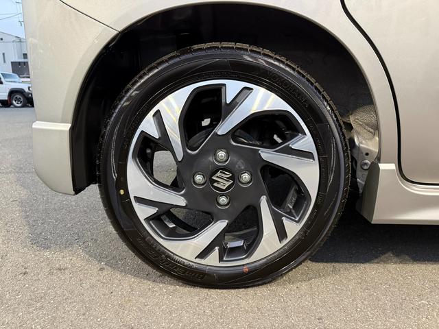 スペーシアカスタム カスタム　ＨＹＢＲＩＤ　ＸＳターボ　オーディオレス　プッシュスタート　オートライト　スライドドア　シートヒーター　オートエアコン　スズキセーフティーサポート　衝突被害軽減システム　衝突安全ボディ　盗難防止システム（12枚目）