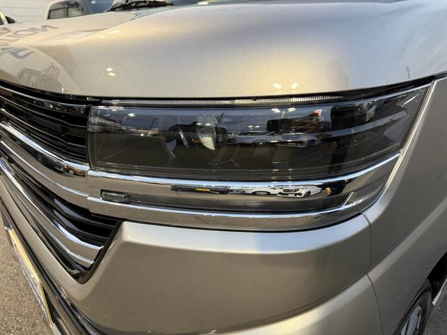 スペーシアカスタム カスタム　ＨＹＢＲＩＤ　ＸＳターボ　オーディオレス　プッシュスタート　オートライト　スライドドア　シートヒーター　オートエアコン　スズキセーフティーサポート　衝突被害軽減システム　衝突安全ボディ　盗難防止システム（16枚目）