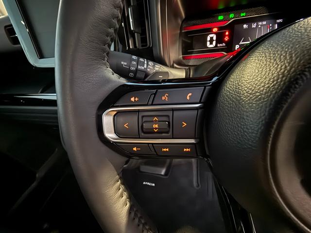 スペーシアカスタム カスタム　ＨＹＢＲＩＤ　ＸＳターボ　オーディオレス　プッシュスタート　オートライト　スライドドア　シートヒーター　オートエアコン　スズキセーフティーサポート　衝突被害軽減システム　衝突安全ボディ　盗難防止システム（45枚目）
