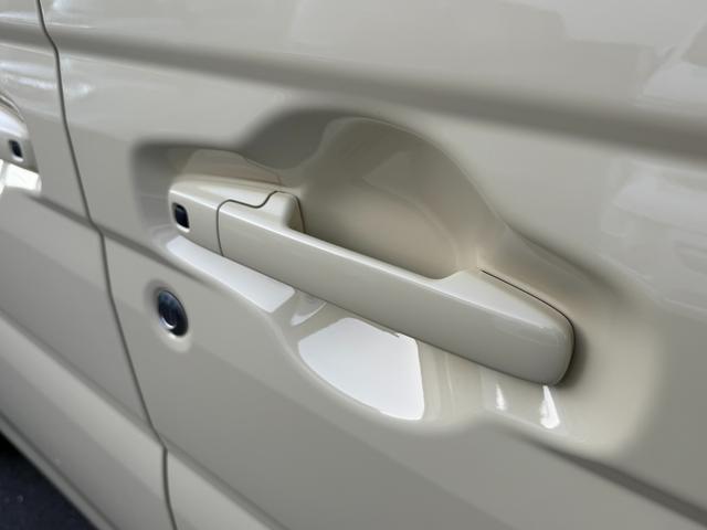 スペーシア ＨＹＢＲＩＤ　Ｘ　衝突軽減ブレーキ　全方位カメラ付き純正ナビ　純正ナビ　オートライト　バックカメラ　Ｂｌｕｅｔｏｏｔｈ　プッシュスタート　シートヒーター　オートエアコン　スズキセーフティーサポート　衝突被害軽減システム　アイドリングストップ　衝突安全ボディ（23枚目）