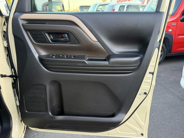 スペーシア ＨＹＢＲＩＤ　Ｘ　衝突軽減ブレーキ　全方位カメラ付き純正ナビ　純正ナビ　オートライト　バックカメラ　Ｂｌｕｅｔｏｏｔｈ　プッシュスタート　シートヒーター　オートエアコン　スズキセーフティーサポート　衝突被害軽減システム　アイドリングストップ　衝突安全ボディ（30枚目）