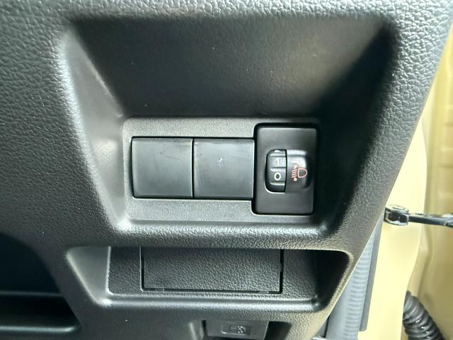 スペーシア ＨＹＢＲＩＤ　Ｘ　衝突軽減ブレーキ　全方位カメラ付き純正ナビ　純正ナビ　オートライト　バックカメラ　Ｂｌｕｅｔｏｏｔｈ　プッシュスタート　シートヒーター　オートエアコン　スズキセーフティーサポート　衝突被害軽減システム　アイドリングストップ　衝突安全ボディ（39枚目）