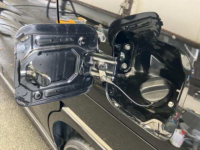 ソリオ ＨＹＢＲＩＤ　ＭＸ　衝突軽減ブレーキ　ナビゲ－ション　純正ナビ　Ｂｌｕｅｔｏｏｔｈ　オートライト　スライドドア　プッシュスタート　シートヒーター　オートエアコン　スズキセーフティーサポート　衝突被害軽減システム　横滑り防止機能　衝突安全ボディ（26枚目）