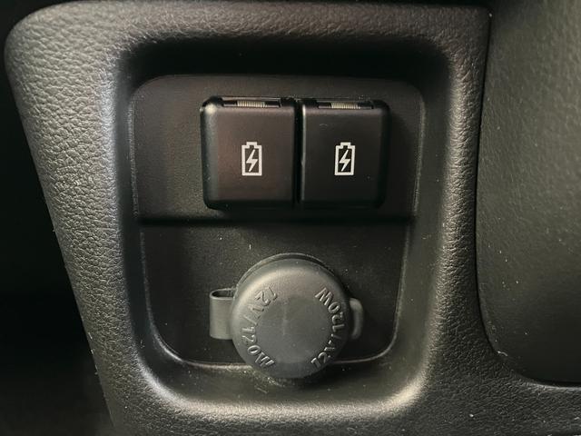 ソリオ ＨＹＢＲＩＤ　ＭＸ　衝突軽減ブレーキ　ナビゲ－ション　純正ナビ　Ｂｌｕｅｔｏｏｔｈ　オートライト　スライドドア　プッシュスタート　シートヒーター　オートエアコン　スズキセーフティーサポート　衝突被害軽減システム　横滑り防止機能　衝突安全ボディ（47枚目）