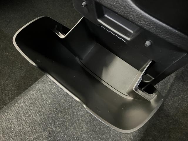 ソリオ ＨＹＢＲＩＤ　ＭＸ　衝突軽減ブレーキ　ナビゲ－ション　純正ナビ　Ｂｌｕｅｔｏｏｔｈ　オートライト　スライドドア　プッシュスタート　シートヒーター　オートエアコン　スズキセーフティーサポート　衝突被害軽減システム　横滑り防止機能　衝突安全ボディ（48枚目）