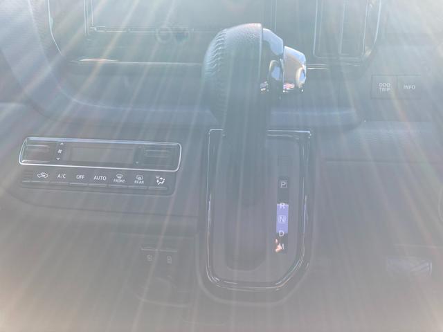 ソリオ ＨＹＢＲＩＤ　ＳＺ　２型　衝突軽減ブレーキ　ナビゲーション　純正ナビ　Ｂｌｕｅｔｏｏｔｈ　オートライト　スライドドア　プッシュスタート　オートエアコン　シートヒーター　スズキセーフティーサポート　衝突被害軽減システム　アイドリングストップ　衝突安全ボディ（6枚目）