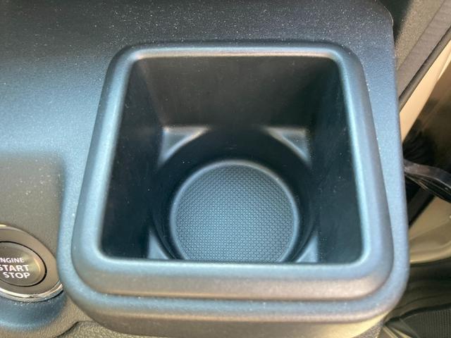 ソリオ ＨＹＢＲＩＤ　ＳＺ　２型　衝突軽減ブレーキ　ナビゲーション　純正ナビ　Ｂｌｕｅｔｏｏｔｈ　オートライト　スライドドア　プッシュスタート　オートエアコン　シートヒーター　スズキセーフティーサポート　衝突被害軽減システム　アイドリングストップ　衝突安全ボディ（14枚目）