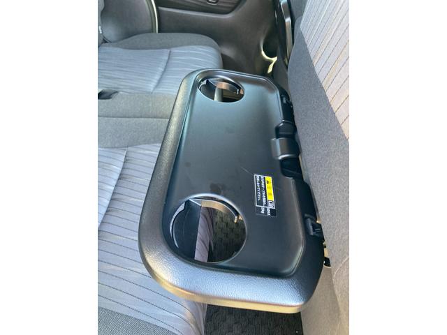 ソリオ ＨＹＢＲＩＤ　ＳＺ　２型　衝突軽減ブレーキ　ナビゲーション　純正ナビ　Ｂｌｕｅｔｏｏｔｈ　オートライト　スライドドア　プッシュスタート　オートエアコン　シートヒーター　スズキセーフティーサポート　衝突被害軽減システム　アイドリングストップ　衝突安全ボディ（18枚目）