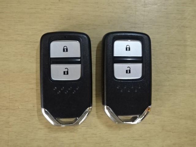 Lパッケージ ワンオーナー 走行28,000Km LEDヘッドライトコート スマートキー メモリーナビ 衝撃軽減ブレーキ(17枚目)