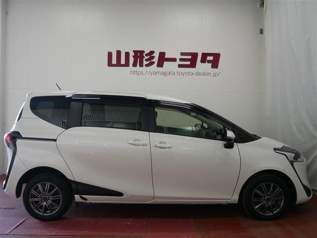 シエンタ G 4WD フルセグ メモリーナビ DVD再生 バックカメラ 衝突被害軽減システム ETC 両側電動スライド LEDヘッドランプ ウオークスルー 乗車定員6人 3列シート ワンオーナー(3枚目)