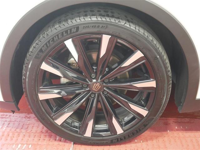 �X�|�[�e�B�Ȉ�ۂ�^���鏃���z�C�[���ł��B�ǂ��܂ł������Ă��������Ȃ�悤�ȃf�U�C���ł��ˁ�