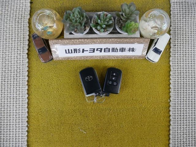 シエンタ Ｇ　クエロ　４ＷＤ　フルセグ　メモリーナビ　ＤＶＤ再生　バックカメラ　衝突被害軽減システム　ＥＴＣ　両側電動スライド　ＬＥＤヘッドランプ　ウオークスルー　乗車定員６人　３列シート　ワンオーナー（32枚目）