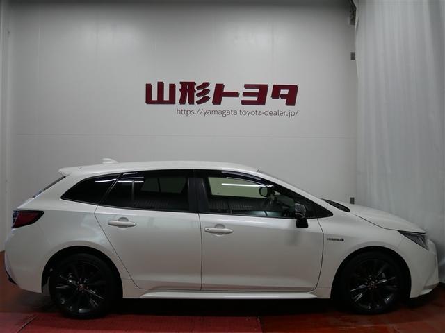 カローラツーリング ハイブリッド　ダブルバイビー　フルセグ　メモリーナビ　ミュージックプレイヤー接続可　バックカメラ　衝突被害軽減システム　ＥＴＣ　ＬＥＤヘッドランプ　ワンオーナー（3枚目）