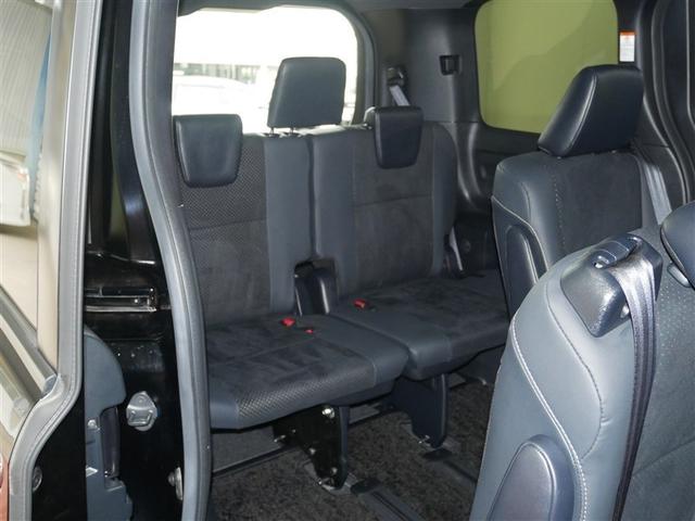 ヴォクシー ZS 煌III フルセグ メモリーナビ DVD再生 後席モニター バックカメラ 衝突被害軽減システム ETC 両側電動スライド LEDヘッドランプ ウオークスルー 乗車定員7人 3列シート ワンオーナー(8枚目)