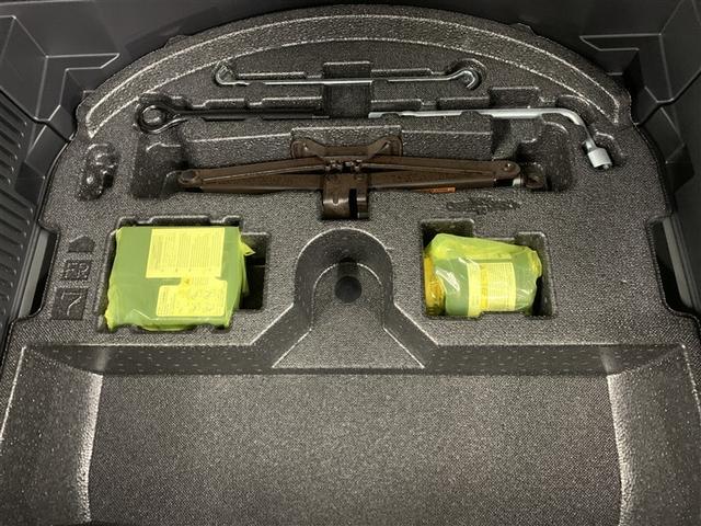 ハリアーハイブリッド Ｚ　レザーパッケージ　革シート　４ＷＤ　フルセグ　メモリーナビ　ミュージックプレイヤー接続可　バックカメラ　衝突被害軽減システム　ＥＴＣ　ドラレコ　ＬＥＤヘッドランプ（11枚目）