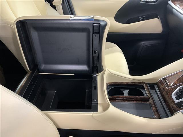 アルファードハイブリッド Ｘ　４ＷＤ　フルセグ　メモリーナビ　ＤＶＤ再生　後席モニター　バックカメラ　衝突被害軽減システム　ＥＴＣ　両側電動スライド　ＬＥＤヘッドランプ　乗車定員７人　３列シート　ワンオーナー（34枚目）