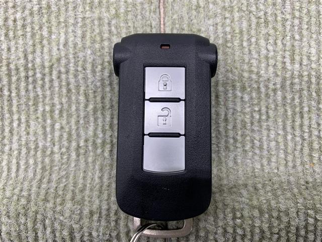 デリカD:5 D パワーパッケージ 4WD フルセグ メモリーナビ DVD再生 バックカメラ ETC 両側電動スライド HIDヘッドライト 乗車定員8人 3列シート ディーゼル(16枚目)