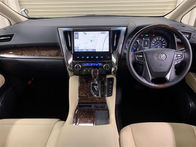 アルファードハイブリッド Ｇ　４ＷＤ　フルセグ　メモリーナビ　ＤＶＤ再生　後席モニター　バックカメラ　衝突被害軽減システム　ＥＴＣ　両側電動スライド　ＬＥＤヘッドランプ　乗車定員７人　３列シート　ワンオーナー（7枚目）