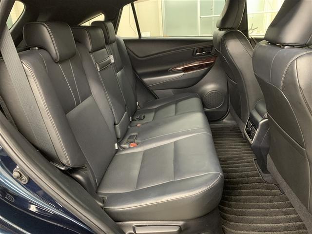 ハリアーハイブリッド プレミアム　革シート　４ＷＤ　フルセグ　メモリーナビ　ＤＶＤ再生　バックカメラ　衝突被害軽減システム　ＥＴＣ　ドラレコ　ＬＥＤヘッドランプ（9枚目）