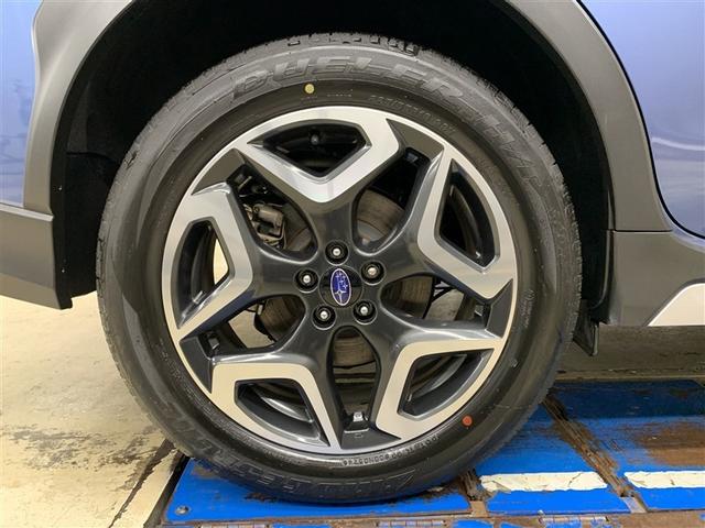 デザイン性にも優れた純正１８インチアルミホイールです。