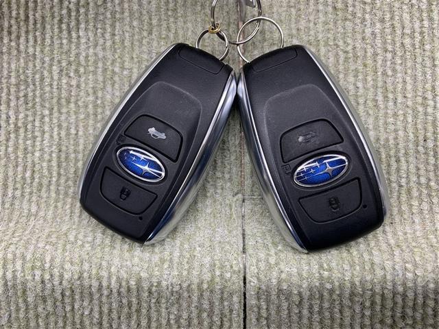 キーを取り出さずにドアを施錠＆解錠。クルマの始動も可能です。