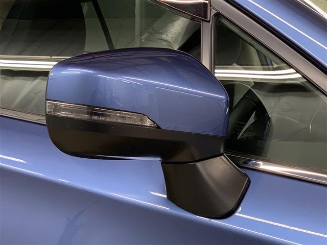 スタイリッシュなウィンカー付きドアミラーです。周囲からの視認性もよく安全性もアップします。