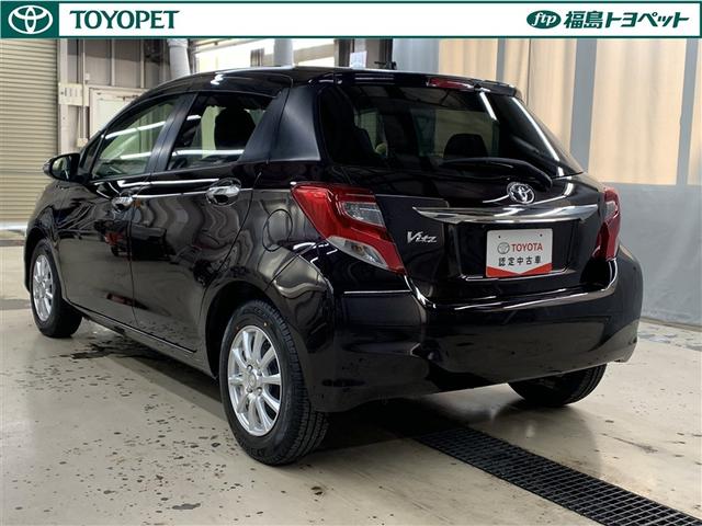 ヴィッツ １．３Ｆ　スマートスタイル　フルセグ　メモリーナビ　ＤＶＤ再生　バックカメラ　ＥＴＣ　ワンオーナー　アイドリングストップ（4枚目）