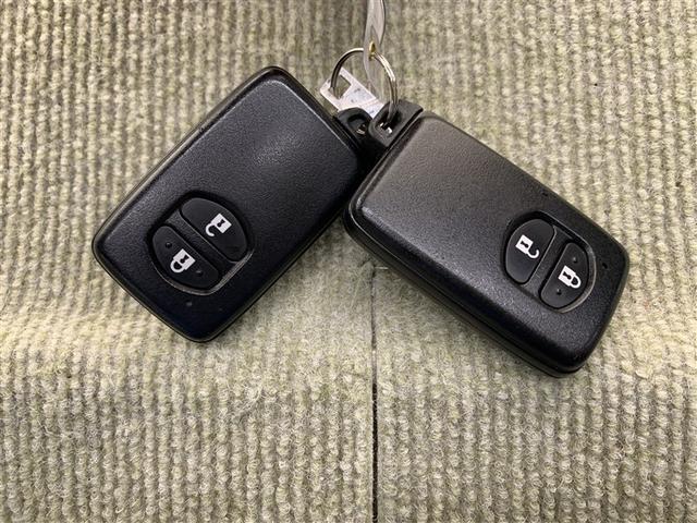 ヴィッツ １．３Ｆ　スマートスタイル　フルセグ　メモリーナビ　ＤＶＤ再生　バックカメラ　ＥＴＣ　ワンオーナー　アイドリングストップ（15枚目）