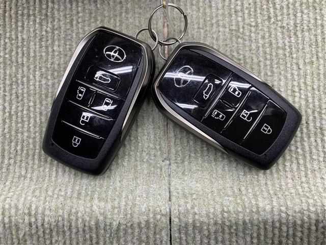 ヴェルファイアハイブリッド Ｚ　プレミア　革シート　サンルーフ　フルセグ　メモリーナビ　ミュージックプレイヤー接続可　後席モニター　バックカメラ　衝突被害軽減システム　ＥＴＣ　ドラレコ　両側電動スライド　ＬＥＤヘッドランプ　乗車定員７人（17枚目）