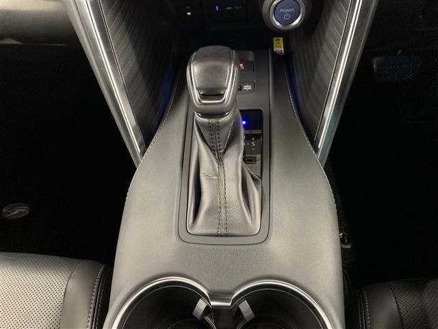 ハリアーハイブリッド Z レザーパッケージ 革シート フルセグ メモリーナビ ミュージックプレイヤー接続可 バックカメラ 衝突被害軽減システム ETC ドラレコ LEDヘッドランプ ワンオーナー(29枚目)