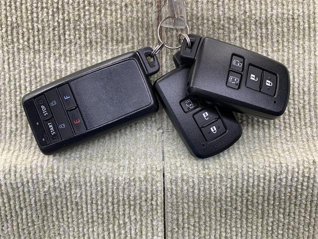 アルファードハイブリッド X 4WD フルセグ メモリーナビ DVD再生 後席モニター バックカメラ 衝突被害軽減システム ETC ドラレコ 両側電動スライド LEDヘッドランプ 乗車定員8人 3列シート ワンオーナー フルエアロ(16枚目)