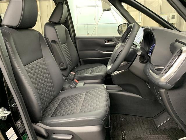 ヴォクシー ハイブリッドＳ－Ｚ　フルセグ　メモリーナビ　ＤＶＤ再生　ミュージックプレイヤー接続可　バックカメラ　衝突被害軽減システム　ＥＴＣ　両側電動スライド　ＬＥＤヘッドランプ　乗車定員７人　３列シート　ワンオーナー（8枚目）