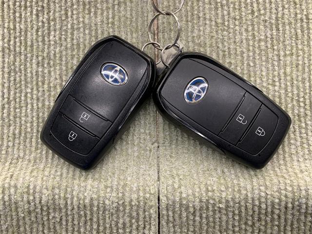 ヤリス ハイブリッドＺ　メモリーナビ　ミュージックプレイヤー接続可　バックカメラ　衝突被害軽減システム　ＥＴＣ　ドラレコ　ＬＥＤヘッドランプ（16枚目）