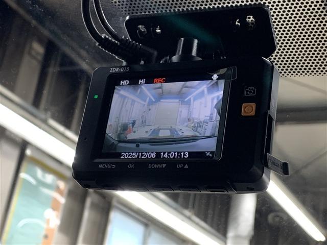 ヤリス ハイブリッドＺ　メモリーナビ　ミュージックプレイヤー接続可　バックカメラ　衝突被害軽減システム　ＥＴＣ　ドラレコ　ＬＥＤヘッドランプ（20枚目）