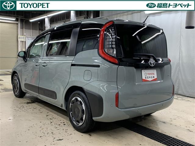 シエンタ ハイブリッドＺ　フルセグ　メモリーナビ　ミュージックプレイヤー接続可　バックカメラ　衝突被害軽減システム　ＥＴＣ　ドラレコ　両側電動スライド　ＬＥＤヘッドランプ　ウオークスルー　乗車定員７人　３列シート　ワンオーナー（4枚目）