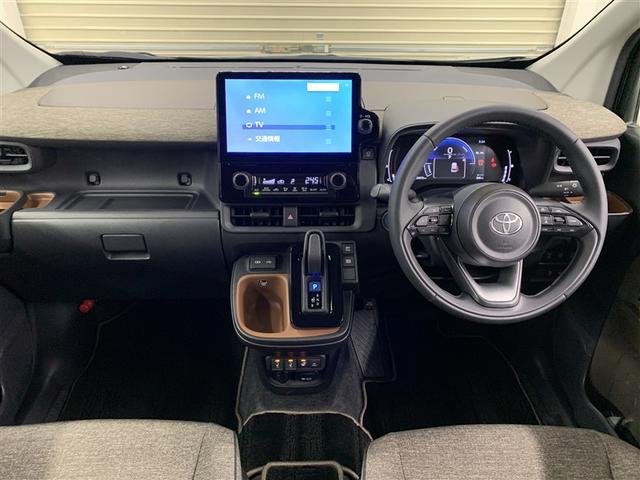 シエンタ ハイブリッドＺ　フルセグ　メモリーナビ　ミュージックプレイヤー接続可　バックカメラ　衝突被害軽減システム　ＥＴＣ　ドラレコ　両側電動スライド　ＬＥＤヘッドランプ　ウオークスルー　乗車定員７人　３列シート　ワンオーナー（8枚目）