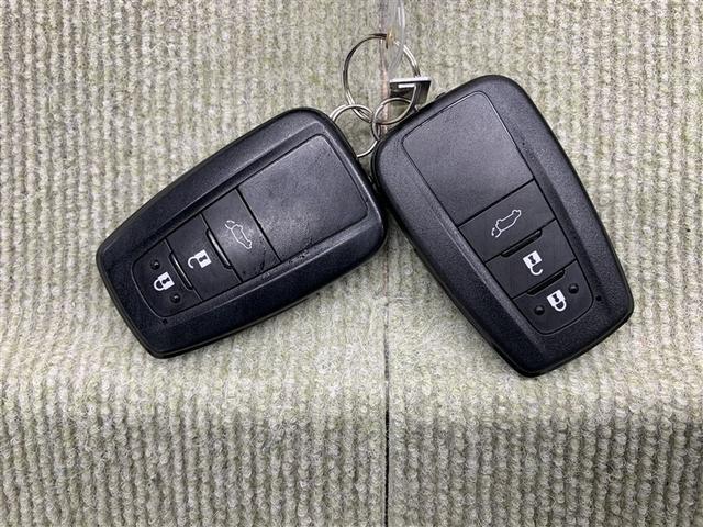 ＲＡＶ４ Ｇ　４ＷＤ　メモリーナビ　ミュージックプレイヤー接続可　バックカメラ　衝突被害軽減システム　ＥＴＣ　ドラレコ　ＬＥＤヘッドランプ（16枚目）