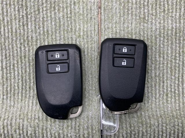 ハイエースバン スーパーＧＬ　ダークプライムＩＩ　４ＷＤ　フルセグ　メモリーナビ　ＤＶＤ再生　バックカメラ　衝突被害軽減システム　ＥＴＣ　ＬＥＤヘッドランプ　ワンオーナー　ディーゼル（17枚目）