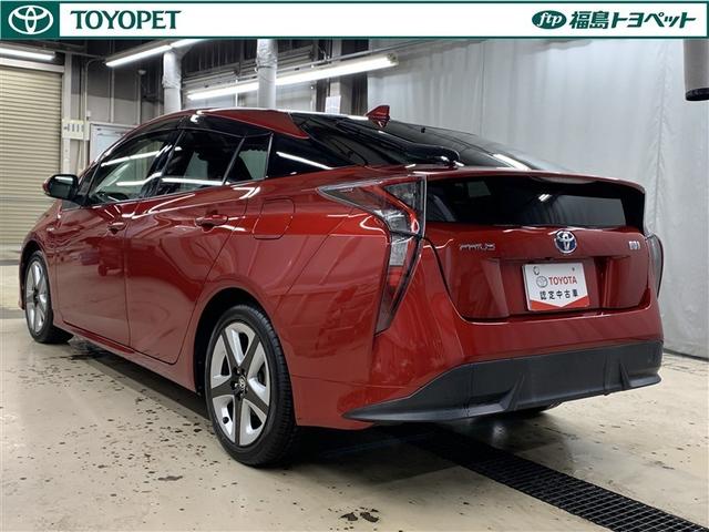 プリウス Ｓツーリングセレクション　フルセグ　メモリーナビ　ＤＶＤ再生　バックカメラ　衝突被害軽減システム　ＥＴＣ　ＬＥＤヘッドランプ（4枚目）