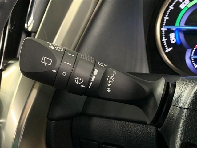 アルファードハイブリッド Ｓ　タイプゴールドＩＩＩ　４ＷＤ　フルセグ　メモリーナビ　ＤＶＤ再生　ミュージックプレイヤー接続可　後席モニター　バックカメラ　衝突被害軽減システム　ＥＴＣ　両側電動スライド　ＬＥＤヘッドランプ　乗車定員７人　３列シート（32枚目）