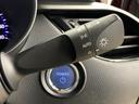 オートライト装備、車外の明るさに応じて、自動的にライトの点灯・消灯を行います。