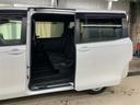 助手席側パワースライドドア付き!狭い駐車スペースなどでの乗り降りラクラク♪小さなお子さまのいるご家庭には嬉しい装備です。