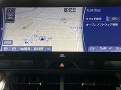 充実のオーディオ＆ビジュアル機能にセンター通信型コネクティッドナビにも対応。詳細は販売店スタッフまでおたずねください。 7